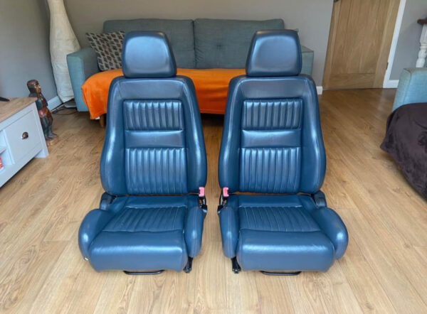 Alfa Romeo GTV MOMO leather seats